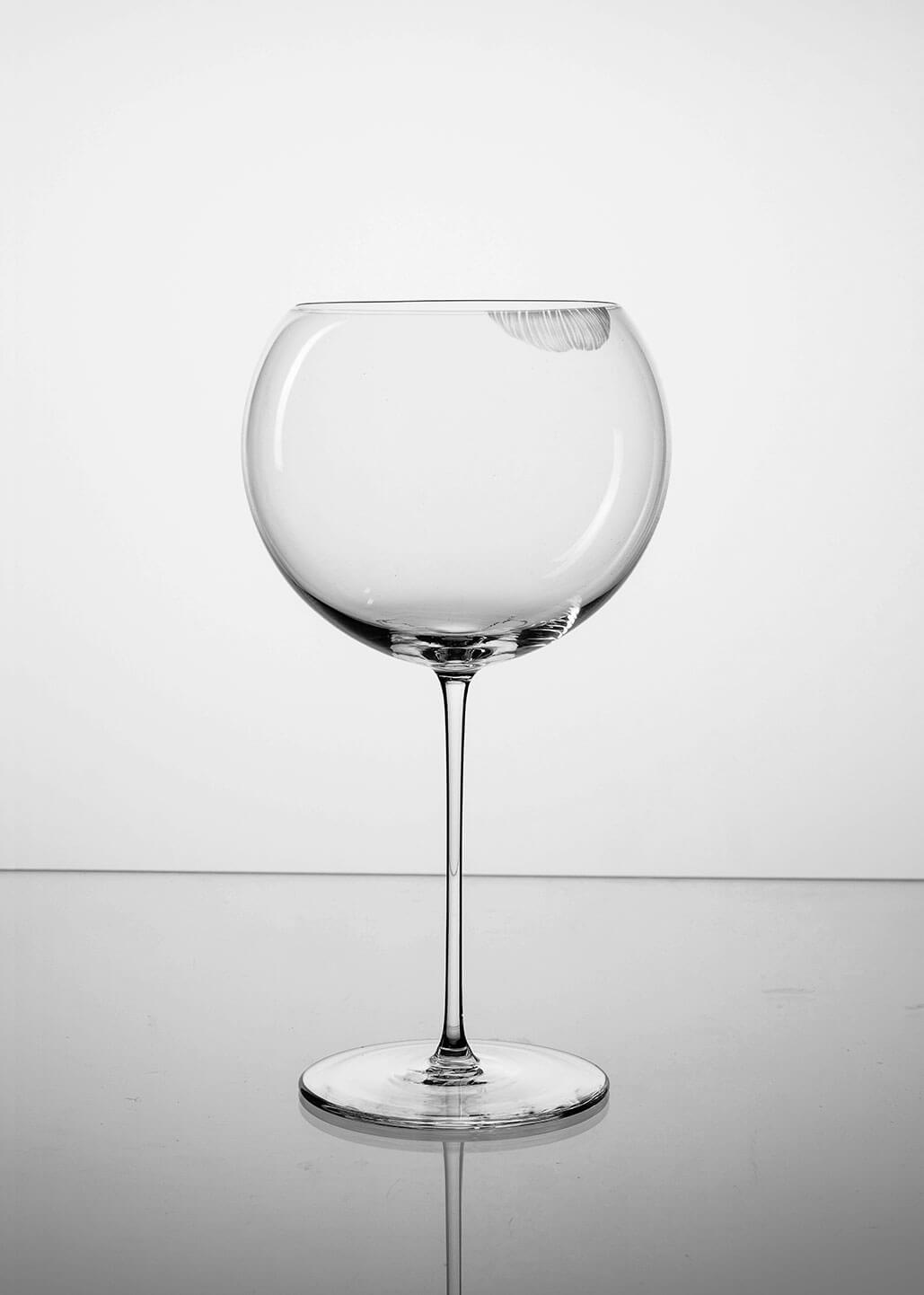 kiss Bubbles wine glasses