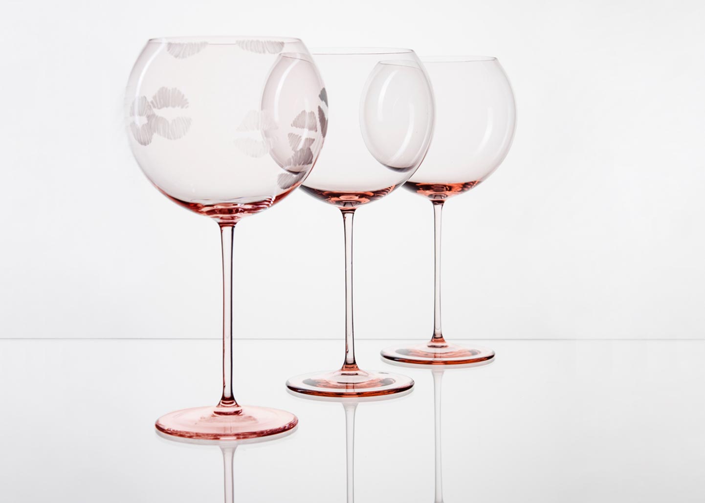 kiss Bubbles wine glasses