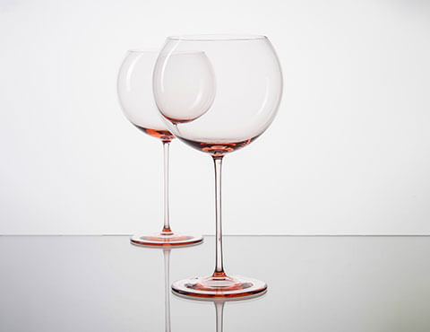 Wine glassess bubbles rose color